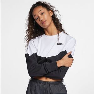 Nike Heritage Fleece Crew Sweatshirt Women’s